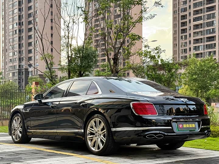 Bentley Flying Spur — фото 4
