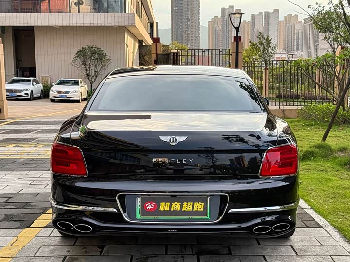 Bentley Flying Spur — фото 5