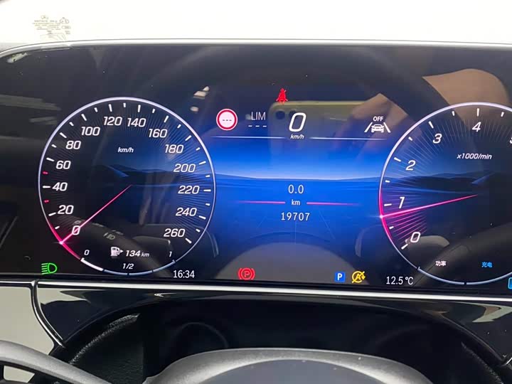 Mercedes-Benz E-Class 2024 E 300 L Luxury — фото 15