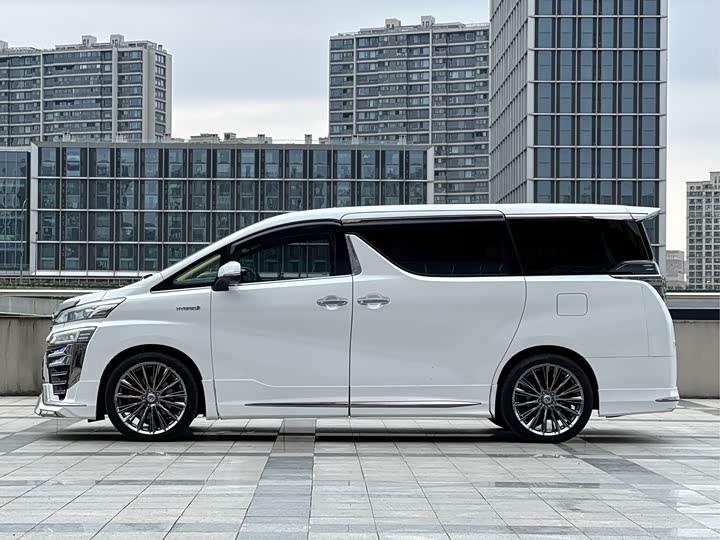 Toyota Vellfire — фото 4