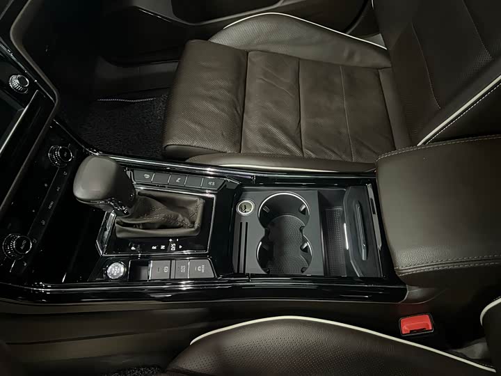 Volkswagen Phideon — фото 6