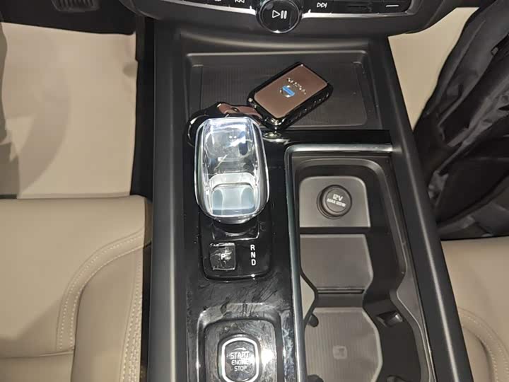 Volvo XC60 Hybrid 2026 Hybrid 4 WD — фото 14