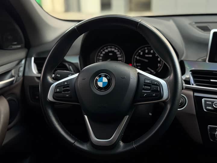 BMW X1 2020 s Drive 20 Li — фото 16