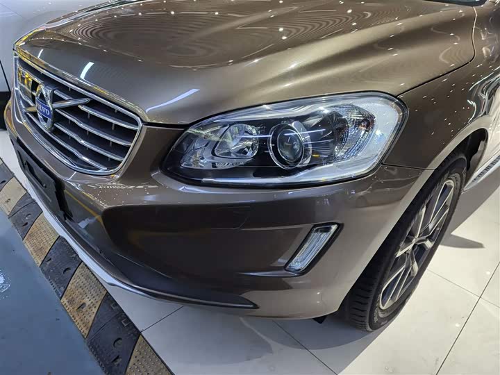 Volvo XC60 2017 T 5 AWD — фото 24