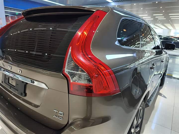 Volvo XC60 2017 T 5 AWD — фото 8