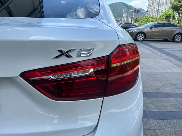 BMW X6 xDrive28i — фото 15