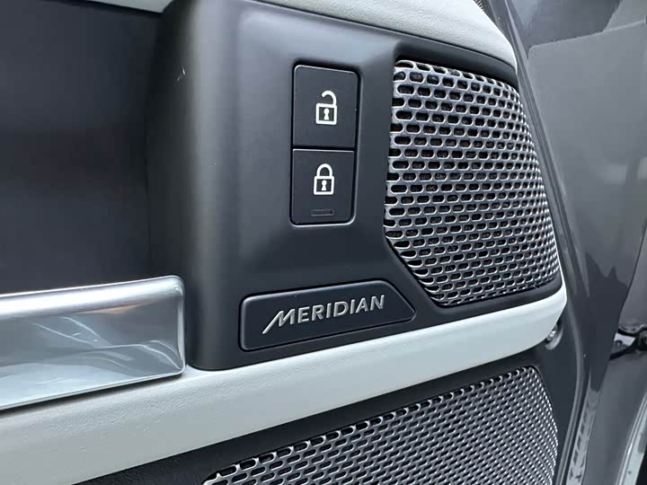 Land Rover Defender — фото 5