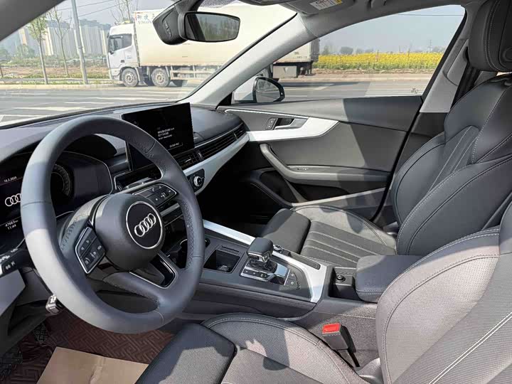 Audi A4L 40 TFSI стиль-динамик — фото 4