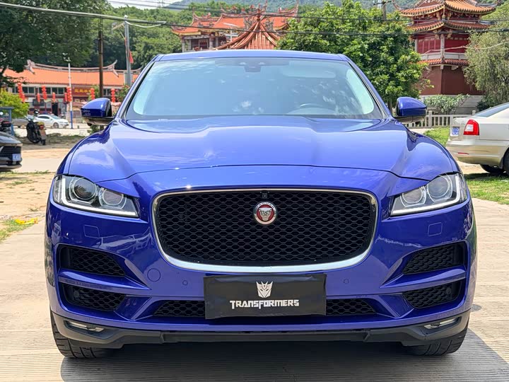 Jaguar F-PACE 2018 2.0 T 4 WD — фото 2