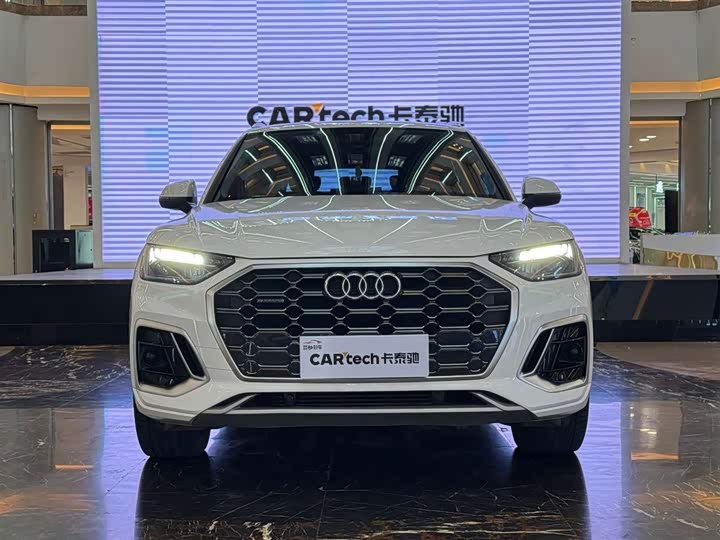Audi Q5L 2022 40 T — фото 3