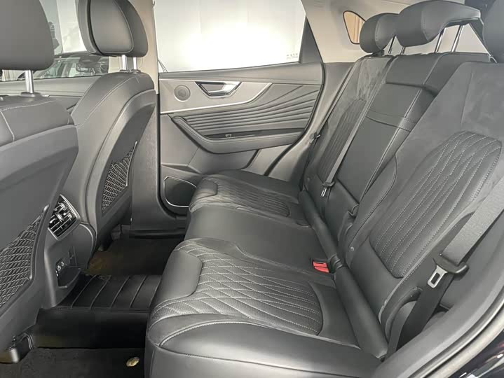 Hongqi HS5 2023 2.0 T Pro — фото 12