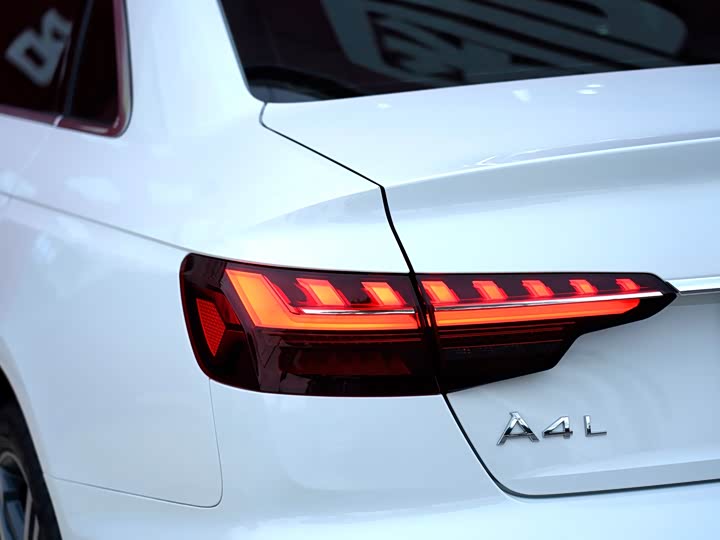 Audi A4L 2022 40 TFSI — фото 4