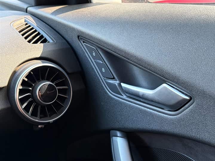 Audi TT 2015 TT Coupe 45 TFSI — фото 23