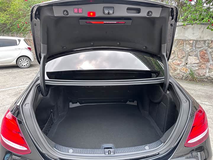 Mercedes-Benz E-Class 2018 E 300 L — фото 7