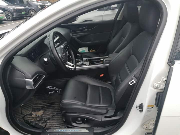 Jaguar XEL 2020 2.0 T 250 PS SE — фото 11