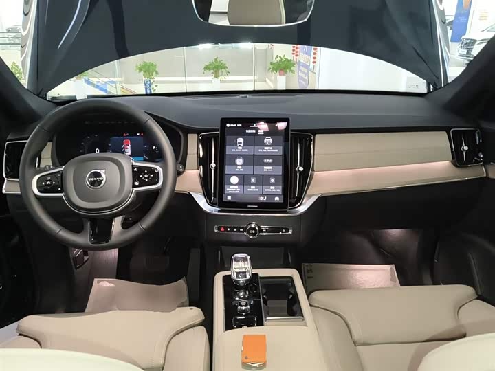 Volvo XC90 Hybrid 2025 T 8 7 — фото 10
