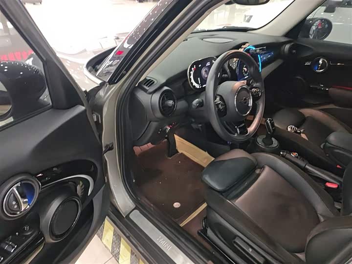 MINI Hatch — фото 16