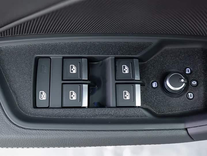 Audi A3 2024 Sportback 35 TFSI Sport — фото 16