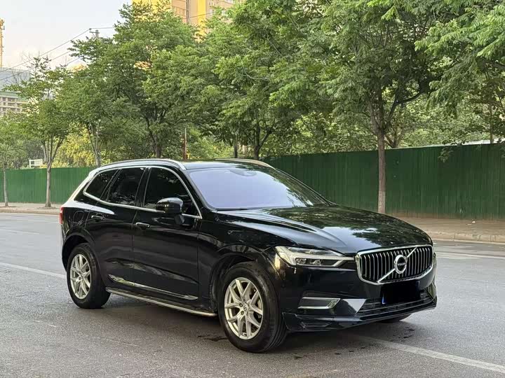 Volvo XC60 2021 T 5 4 WD — фото 3