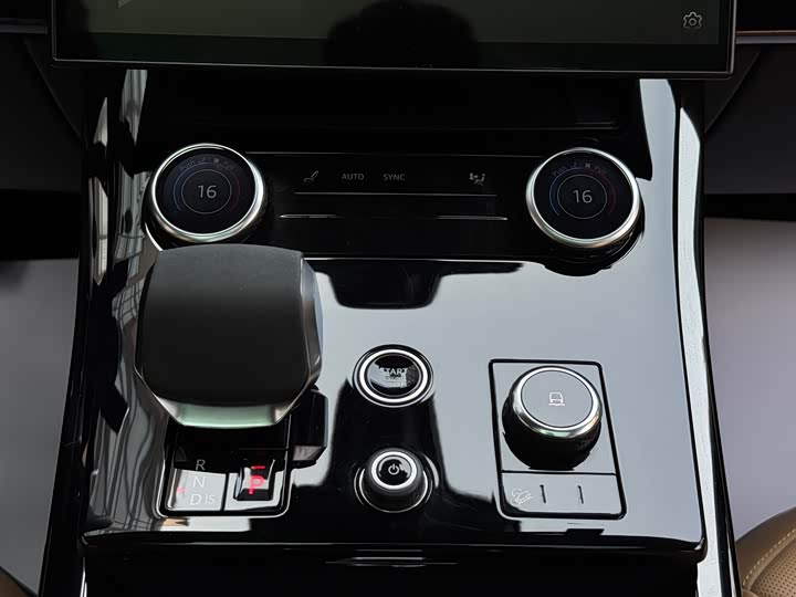 Land Rover Range Rover Sport — фото 17