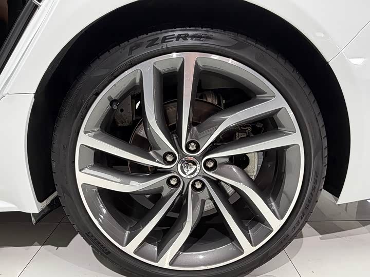 Jaguar XFL 2024 2.0 T P 300 4 WD — фото 8