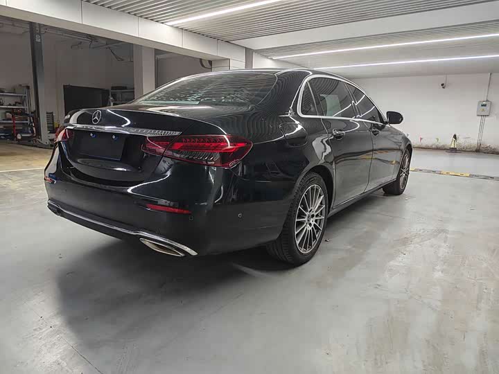 Mercedes-Benz E-Class E 260 L — фото 13