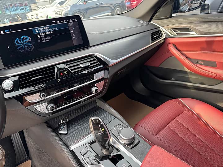 BMW 5 Series 535Le M спортпакет — фото 10