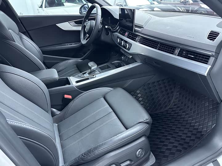 Audi A4L 40 TFSI стиль-динамик — фото 14