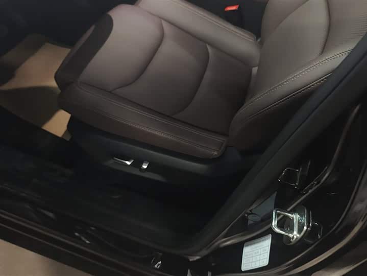 Wuling 730 2025 1.5 T CVT Elite — фото 9