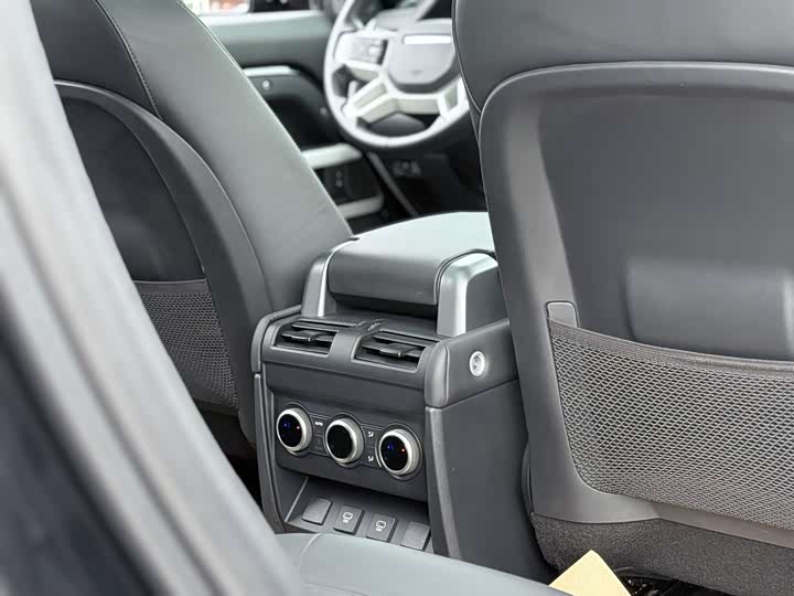 Land Rover Defender — фото 19