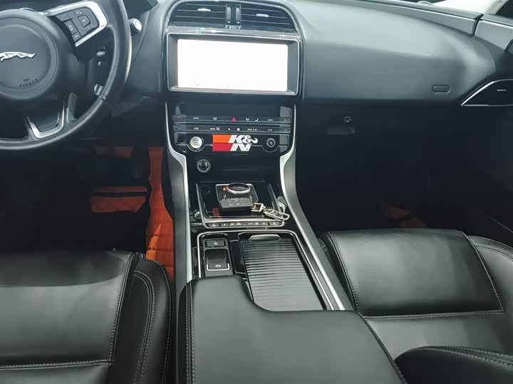Jaguar XEL 2019 2.0 T 200 PS — фото 14