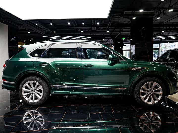 Bentley Bentayga — фото 10