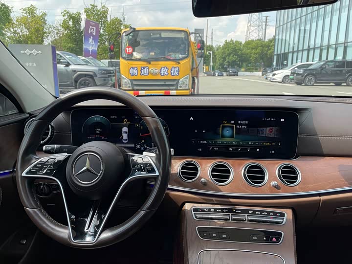 Mercedes-Benz E-Class E 300 L стиль — фото 9