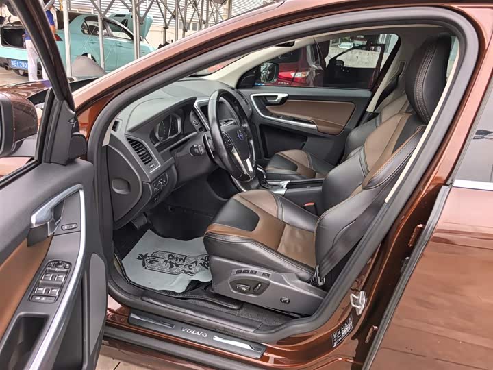 Volvo XC60 2016 T 5 AWD — фото 11