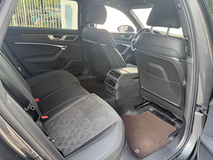Audi A6L 2023 55 TFSI quattro — фото 30