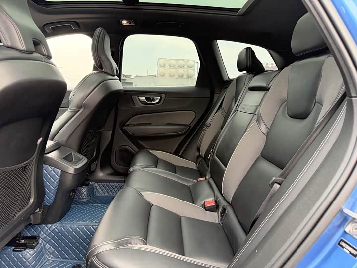 Volvo XC60 2021 T 5 4 WD — фото 6