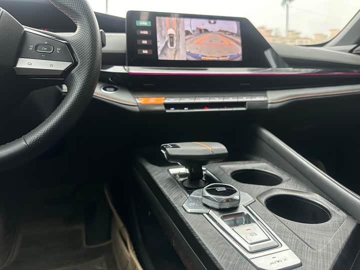 Changan UNI-V 2023 1.5 T Premium — фото 10