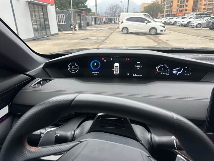 Changan UNI-V 2023 1.5 T Premium — фото 8