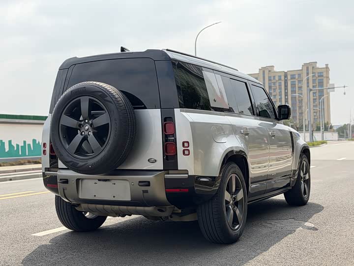 Land Rover Defender — фото 10