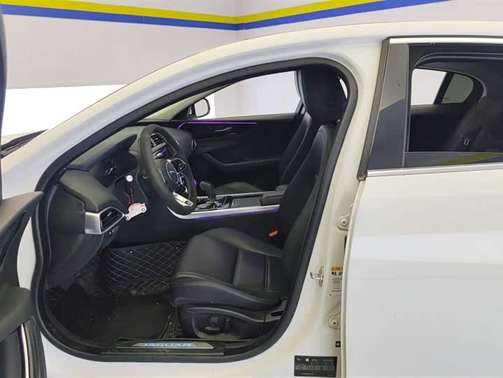 Jaguar XEL 2020 2.0 T 200 PS S — фото 9