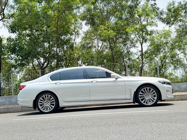 BMW 7-Series 2019 M 760 Li x Drive V 12 — фото 7