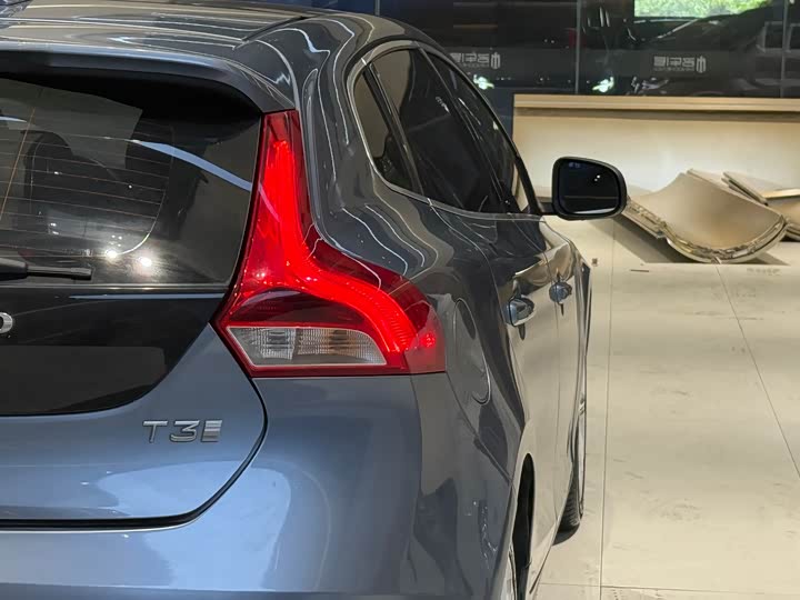 Volvo V40 2017 T 3 — фото 20
