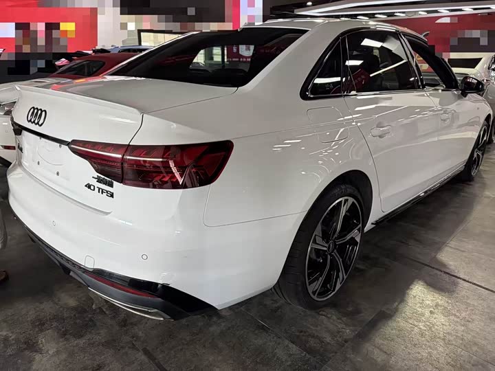 Audi A4L 40 TFSI стиль-динамик — фото 3