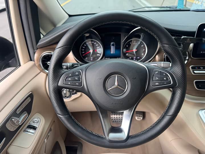 Mercedes-Benz V-Class 2020 V 260 — фото 13