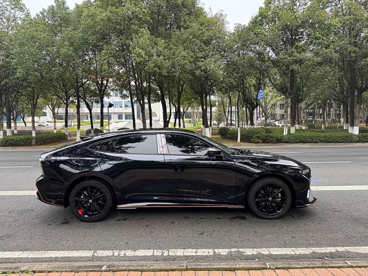 Changan UNI-V 2023 2.0 T — фото 4