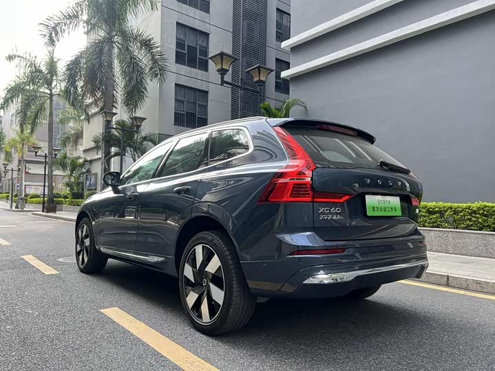 Volvo XC60 Hybrid 2025 Hybrid 4 WD — фото 11