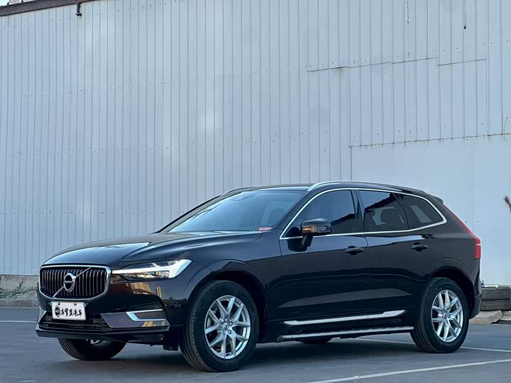 Volvo XC60 2021 T 5 4 WD — фото 1