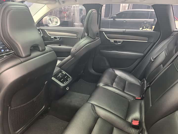 Volvo V90 2019 Cross Country T 5 AWD V — фото 7