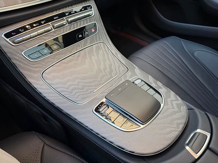 Mercedes-Benz CLS 2023 CLS 300 Luxury — фото 12