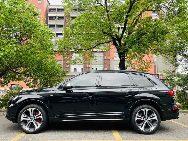 Audi Q7 2022 55 TFSI quattro S line Premium — фото 4